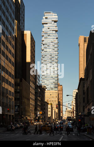 Una vista di '56 Leonard', un lusso torre residenziale nella zona di Tribeca di New York City. Foto Stock