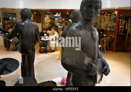 Passeggiate in caverna (Centro Commerciale). Mathew Street. Liverpool. In Inghilterra. Regno Unito Foto Stock