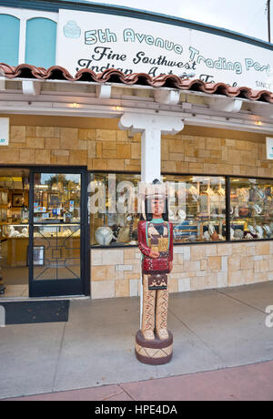 Quinta Avenue Trading Post dono e negozio d'arte in Scottsdale, Arizona. Foto Stock