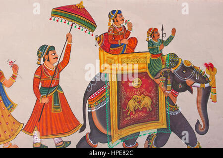 Wall Art nel centro di Udaipur, Rajasthan, la visualizzazione del livello di dettaglio tipici della tradizione indiana di pittura in miniatura Foto Stock