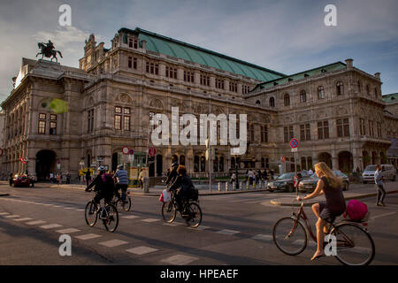 Opera di stato,Ringstrasse, Ring Road,Vienna, Austria, Europa Foto Stock