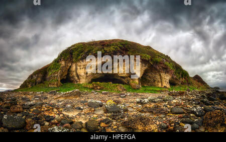 King's grotte vicino Blackwaterfoot, Isle of Arran, Scozia Foto Stock