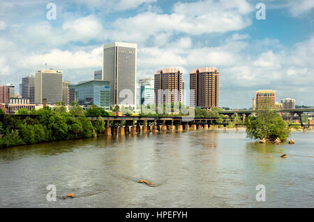 Richmond Virginia Skyline sul fiume James Foto Stock