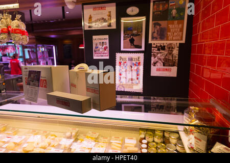 Formaggio Gourmet contatore a Les Halles de Lyon Paul Bocuse Foto Stock