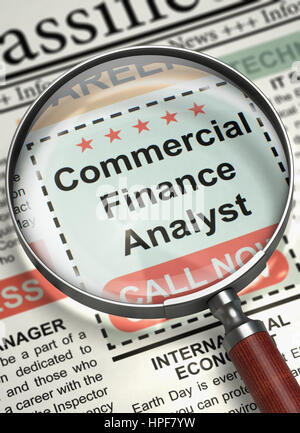 Commercial Finance Analyst - Ricerca Lavoro nel giornale. Commercial Finance Analyst - Vista ravvicinata di annunci attraverso la lente di ingrandimento. Cercare lavoro Foto Stock