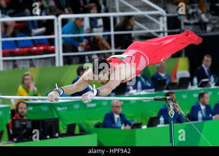 Rio de Janeiro, Brasile. 08 agosto 2016 Kristian Thomas (GBR) esegue sulla barra orizzontale durante gli uomini del team artistico finale al 2016 Olympic Summe Foto Stock