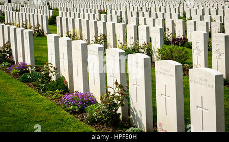 Cimitero nelle Fiandre, in Belgio la marcatura i caduti della Prima Guerra Mondiale Foto Stock