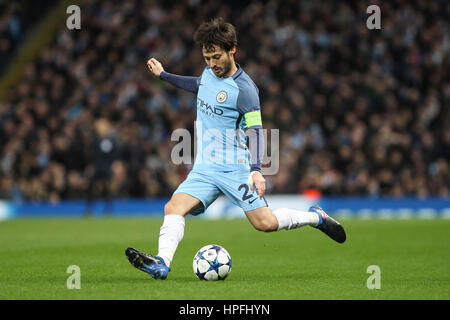 Manchester, Regno Unito. Il 21 febbraio, 2017. David Silva del Manchester City durante la UEFA Champions League Round di 16 prima gamba match tra Manchester City e come Monaco all'Etihad Stadium il 21 febbraio 2017 a Manchester in Inghilterra. Credito: Immagini di PHC/Alamy Live News Foto Stock