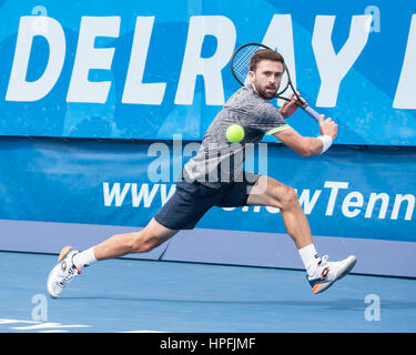 Delray Beach, Palm Beach County, noi. Il 21 febbraio, 2017. American tennis pro TIM SMYCZEK in azione sulla corte durante la Delray Beach Open, ATP World Tour primo round al Delray Beach Tennis Center. Canadian MILOS RAONIC sconfitto 6-1, 6-4. Credito: Arnold Drapkin/ZUMA filo/Alamy Live News Foto Stock