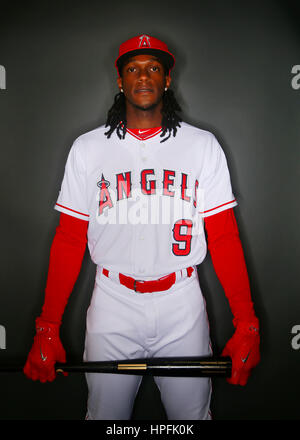 Tempe, AZ, Stati Uniti d'America. Il 21 febbraio, 2017. TEMPE, AZ - FEB. 21, 2017 - Los Angeles gli angeli di Anaheim outfielder Cameron Maybin. Credito: K.C. Alfred/San Diego Union-Tribune/ZUMA filo/Alamy Live News Foto Stock