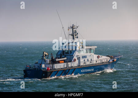 KŸstenwache, Tedesco Coast Guard, boarder pattuglia di polizia barca, nel mare del Nord tedesco Foto Stock