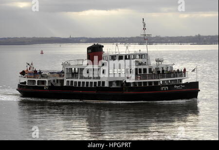 AJAXNETPHOTO. 29 FEB 2012. LIVERPOOL, in Inghilterra. -A VELA ATTRAVERSO IL MERSEY- TRAGHETTO ROYAL IRIS DEL MERSEY. foto:JONATHAN EASTLAND/AJAX REF:D122902 2078 Foto Stock