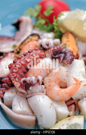 Insalata di mare su una piastra Foto Stock