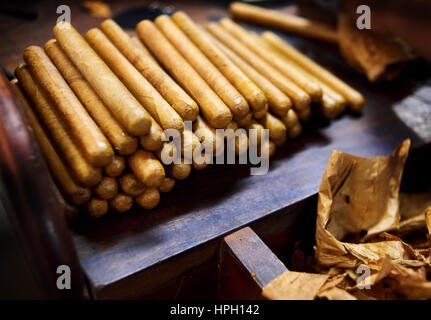 Stock di sigari fatti a mano.tradizionali di fabbricazione dei sigari. Repubblica Dominicana Foto Stock