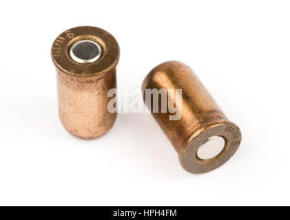 9mm proiettili isolato su uno sfondo bianco Foto Stock