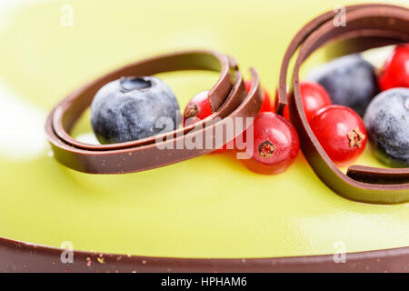 Mirtillo rosso e mirtillo Frutta Torta al cioccolato Foto Stock