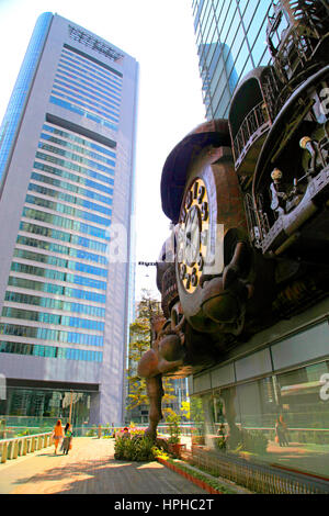 NTV Grande Orologio disegnato da Hayao Miyazaki nel Shiodome Tokyo Giappone Foto Stock