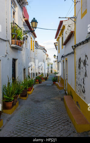 Le strade della cittadina tipica di Elvas, Elvas, Portogallo. Foto Stock