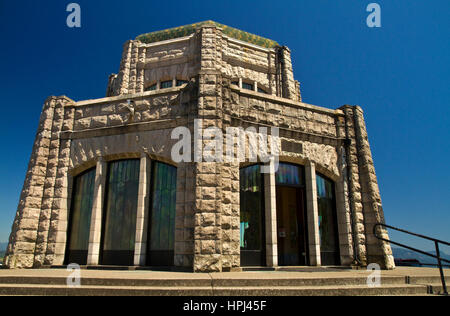 La Casa Vista dell'Osservatorio presso il Crown punto lungo lo storico fiume Columbia autostrada nella contea di Multnomah, Oregon, Stati Uniti d'America. Foto Stock