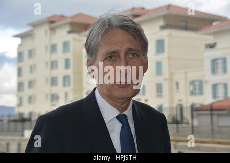 Philip Anthony Hammond MP - Il cancelliere dello scacchiere - Durante una visita a Gibilterra 2016. La visita è stata mentre il Segretario degli esteri britannico. Foto Stock