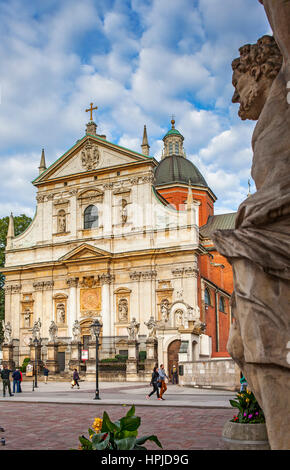 Chiesa di San Pietro e di San Paolo, da plac SW Marii Magdaleny street, Cracovia in Polonia. Foto Stock