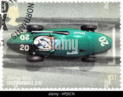 Regno Unito - circa 2007: un usato francobollo stampato in Gran Bretagna per celebrare il cinquantesimo anniversario del British Grand Prix mostra Stirling Moss Foto Stock