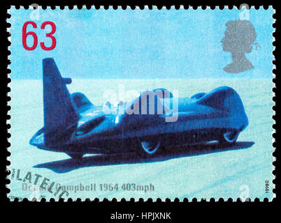 Regno Unito - circa 1998: Usato francobollo stampato in Gran Bretagna celebrano British Land Speed Record mostra Donald Campbell 1964 Bluebird auto Foto Stock