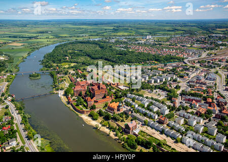 Malbork, Burganlage, Backsteingotik, Fluss Nogat, Stadt Marienburg, Sitz der Hochmeister des Deutschen Ordens, Deutschordensstaat, Pomorskie, Polen Foto Stock