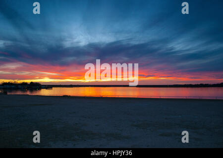 Bellissima West Texas Tramonto sul lago Foto Stock