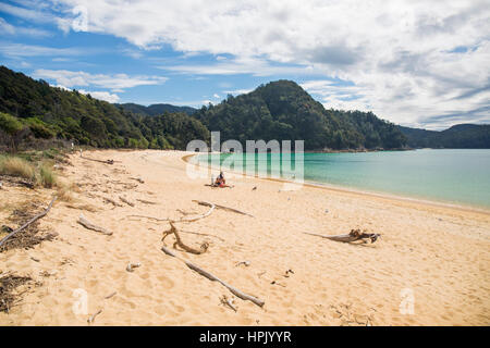 Parco Nazionale di Abel Tasman, Tasmania, Nuova Zelanda. La spiaggia di ancoraggio, vicino Marahau, parte di Abel Tasman Coast via. Foto Stock