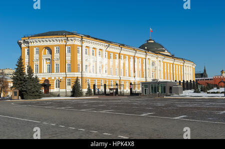 Cremlino di Mosca, vista dell'edificio del Senato, costruito 1776 - 1787 anni dall'architetto M.F. Kazakova vista dell'edificio del Senato in M Foto Stock