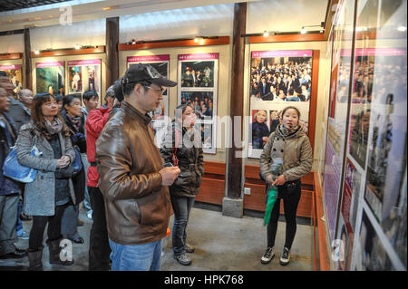 Hefei, Hefei, Cina. 23 mar 2012. Hefei, Cina-marzo 23 2012: (solo uso editoriale. Cina OUT) .l'ex residenza del famoso fisico cinese Chen-Ning Franklin Yang si trova a Sanhe antica città Feixi County, città di Hefei, Cina orientale della provincia di Anhui. Chen-Ning Franklin Yang, noto anche come Yang Zhenning, cinese è un fisico che lavora sulla meccanica statistica e della fisica delle particelle. Egli e Tsung-dao Lee ha ricevuto nel 1957 il Premio Nobel per la fisica per il loro lavoro sulla parità nonconservation dell interazione debole. I due si è dimostrato teoricamente che uno dei fondamentali quantum-meccanica leggi, th Foto Stock