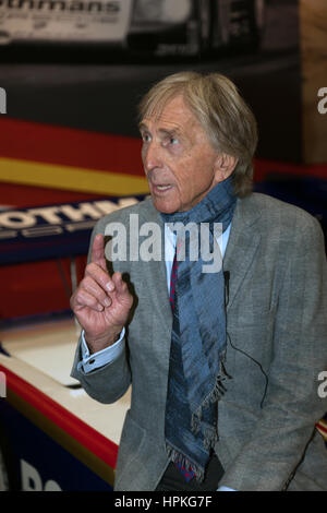 Dereck Bell, durante una telefonata fotografica sullo stand Ickx durante il London Classic Car Show 2017. Foto Stock