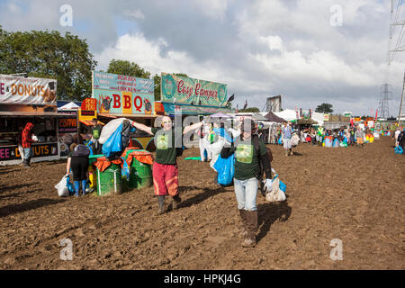 Il centro di riciclaggio a Glastonbury. I costi It £780,000 per lo smaltimento e il riciclo di rifiuti al Glastonbury festival.Il Festival si impegna a continuare Foto Stock