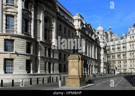 Spencer Compton Cavendish statua, ottavo duca di Devonshire, Whitehall, Londra, Inghilterra Foto Stock