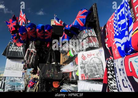 Londra regali di stallo di souvenir, South Bank di Londra City, Inghilterra Foto Stock