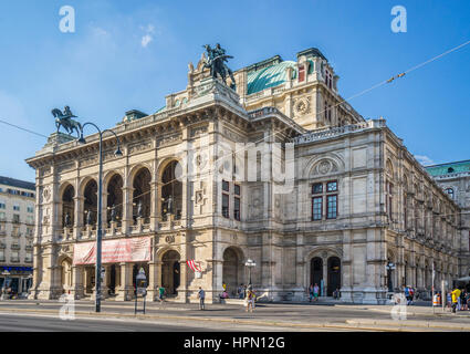 Austria, Vienna, vista del neo-rinascimentale Opera di Stato di Vienna (Wiener Staatsoper) a Ringstrasse di Vienna Foto Stock