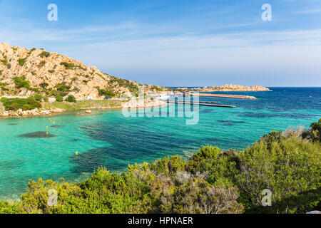 Visualizza Cala Lunga e Porto Massimo nell'isola della Maddalena, il Parco Nazionale Arcipelago La Maddalena in Sardegna, Italia Foto Stock