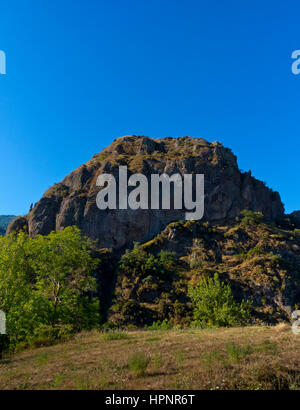 Sperone roccioso a Penallana in Vega de Liebana, Parco Nazionale Picos de Europa, Cantabria, Spagna settentrionale Foto Stock