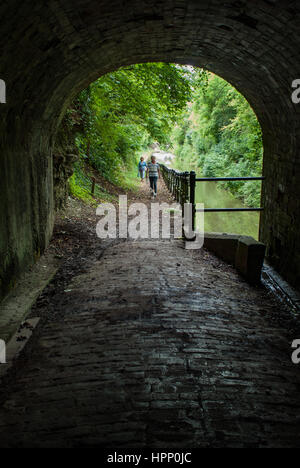 Shrewley tunnel pedonale sul Grand Union Canal, Warwickshire, Inghilterra, Regno Unito, Foto Stock