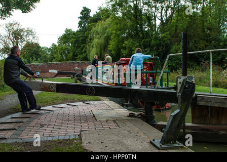 Serratura Rowington No30 vicino Lowsonford sul canale di Stratford, Warwickshire, Inghilterra. Foto Stock
