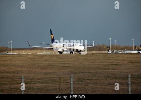 Ryanair aerei di atterraggio all'Aeroporto di Stansted. Foto Stock