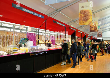 Fiera del tartufo, Alba County, Piemonte, Italia Foto Stock