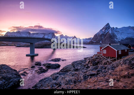 Hamnoy village, Isole Lofoten in Norvegia, Europa Foto Stock
