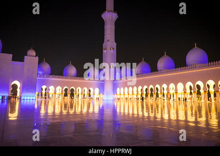 Ad Adu Dhabi della splendida Moschea Sheikh Zayed Foto Stock