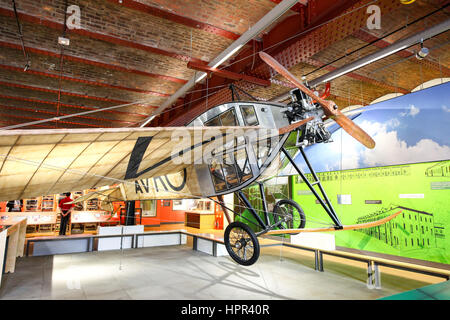 Una replica Avro Tipo F aeromobile in Manchester il Museo della Scienza e dell'industria, Liverpool Road, Manchester, Inghilterra, Regno Unito Foto Stock