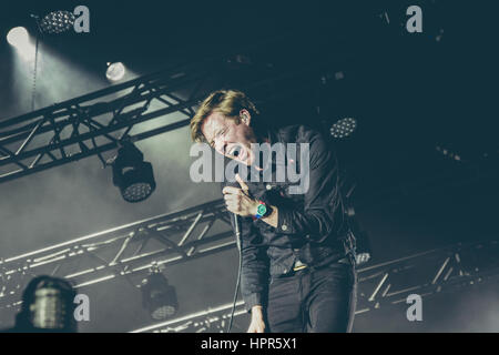 Ricky Wilson - Kaiser Chiefs che si esibisce dal vivo all'Echo Arena di Liverpool Foto Stock