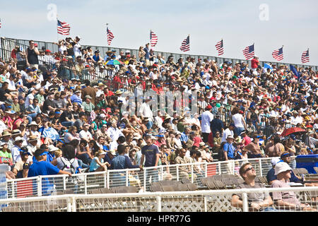 Gli spettatori a MCAS Miramar Air Show. Foto Stock