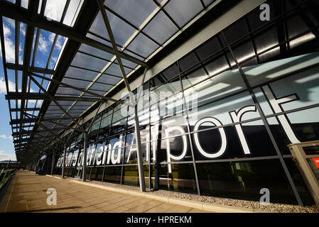 Edificio del terminal dell'aeroporto Southend di Londra, Southend on Sea, Essex, Regno Unito Foto Stock