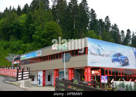 La funivia in Poiana Brasov, in una stazione sciistica invernale vicino alla città di Brasov, Transilvania, Romania. Foto Stock